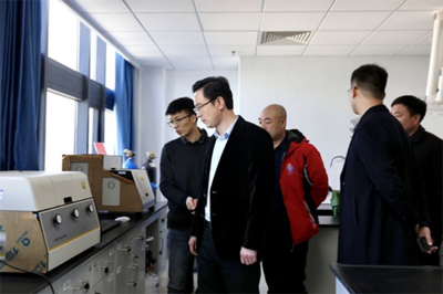 聚力產(chǎn)學(xué)研合作 點(diǎn)燃發(fā)展新引擎--龍山街道組織食品企業(yè)走進(jìn)齊魯工業(yè)大學(xué)開展產(chǎn)學(xué)研合作及觀摩研討活動(dòng)